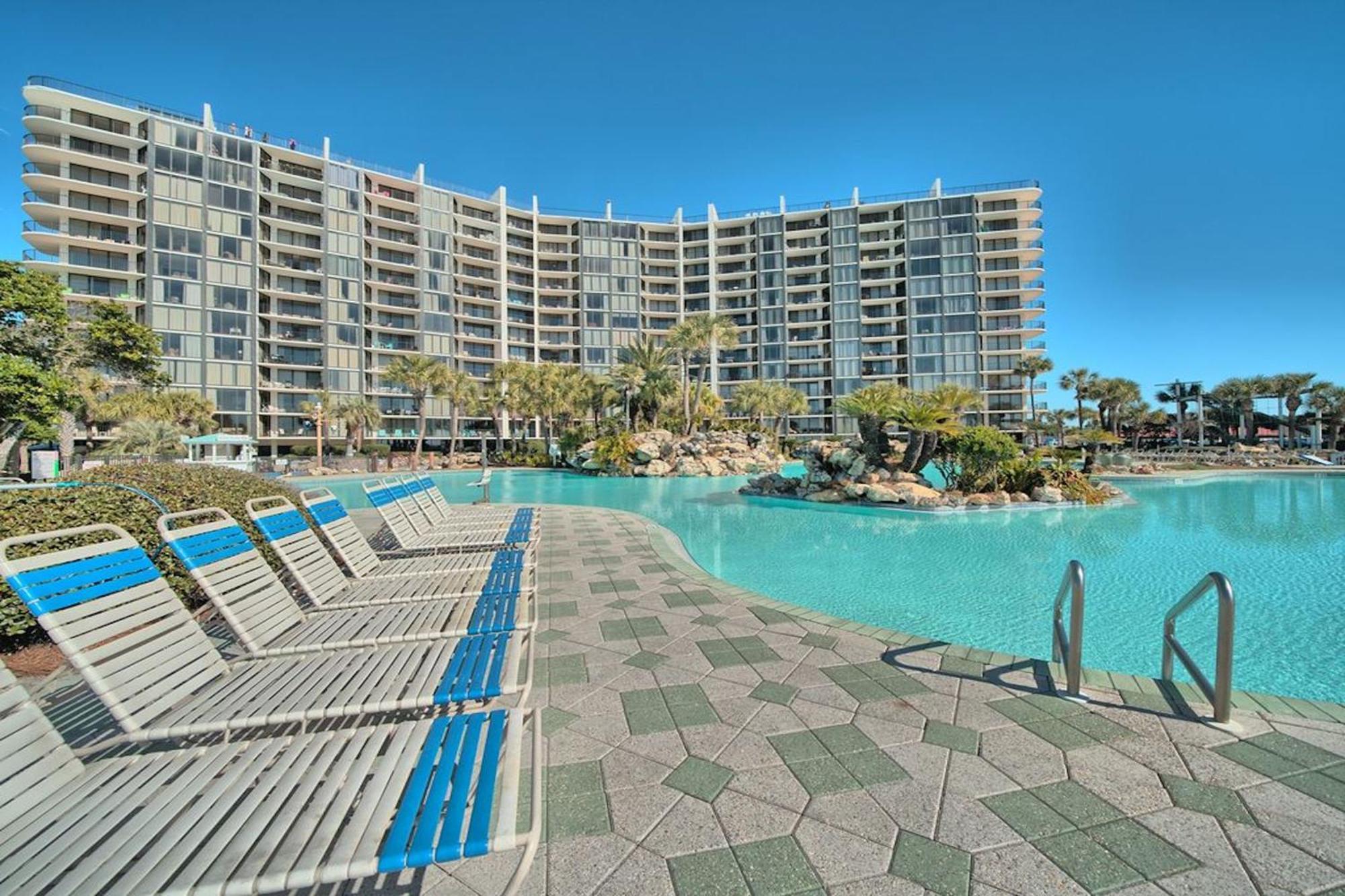 Edgewater Golf #1506 Apartment